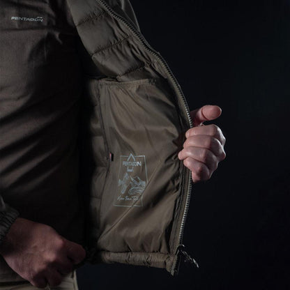 Köp Pentagon Neutron Hybrid Jacket från TacNGear