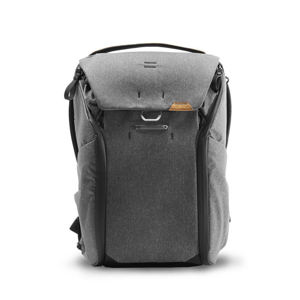 Peak Design Every Day Backpack 20L (Ryggsäckar) från Peak Design. Charcoal | TacNGear - Utrustning för polis och militär och outdoor.