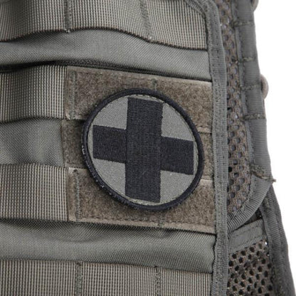 SnigelDesign Sjukvårdsmärke m kardborreband Grå (Märken) från SnigelDesign. | TacNGear - Utrustning för polis och militär och outdoor.