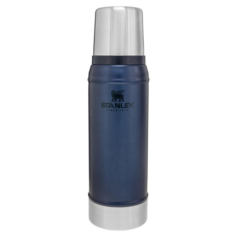 Stanley Classic Vacuum Insulated Bottle 0,7L (Flaskor & Termosar) från Stanley. Nightfall | TacNGear - Utrustning för polis och militär och outdoor.